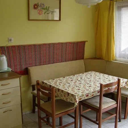 Apartament Nadas Apartmanhaz